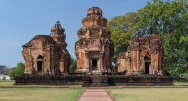 Prasat_Sikhoraphum_-_Sikhoraphum_edit1