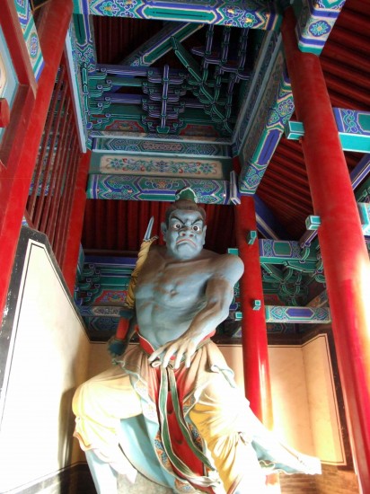 emple - Heavenly Guard- Luoyang - Henan Province - China  (c) Vincent Ross