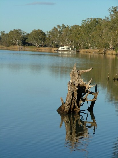 Blanchetown Houseboat 110