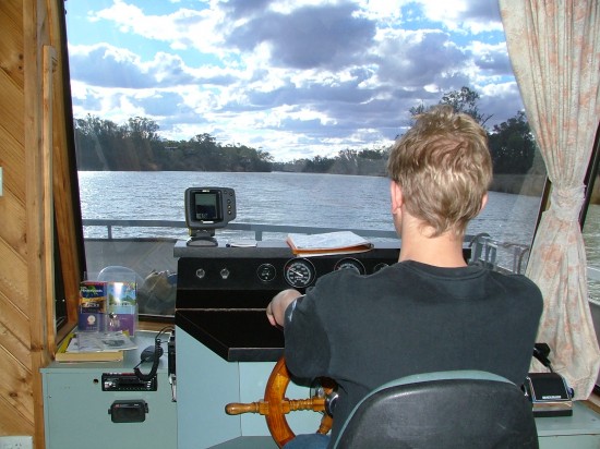 Houseboating on the Murray (c) Vincent Ross