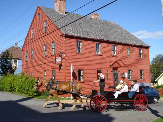 Horse and carriage in Lunenburg