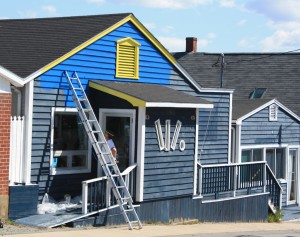 Parrot's Pins bowling alley and restaurant in Lockeport getting a paint job