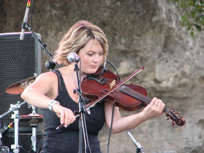 Sara Watkins playing at the Austin City Limits festival, October 2, 2009.