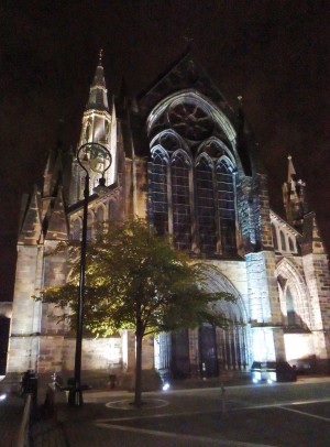 Glasgow Cathedral by night