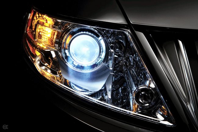 2009 Lincoln MKS: Adaptive Headlamps with Standard High-Intensity Discharge (HID) Lamps