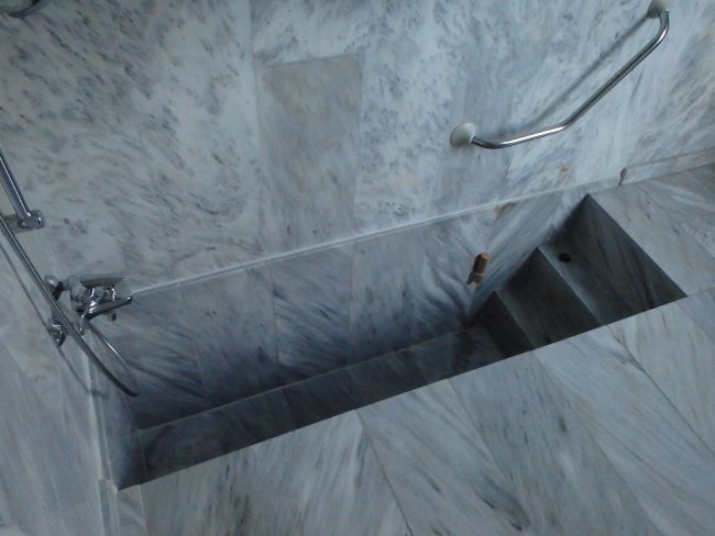 The Percival room's Roman bath.